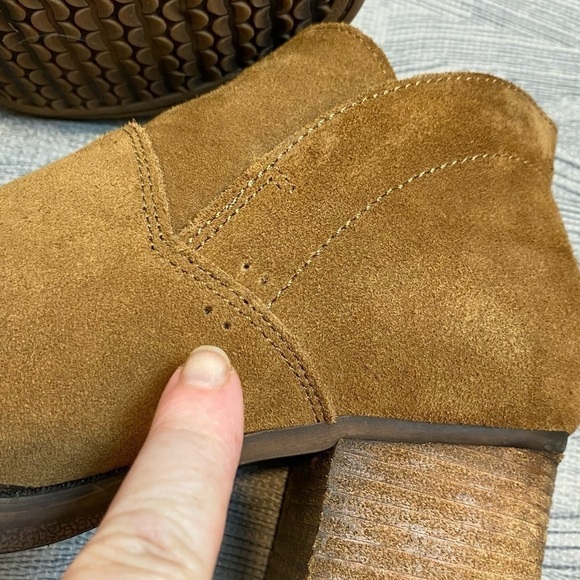 BEARPAW Onyx Suede Block Heel Ankle Boots - Picture 6 of 14